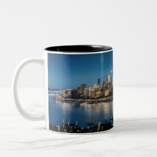 Chongqing Skyline på Natten - City Ljus och Refle Två-Tonad Mugg