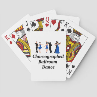 Choreographed balsaldans som leker kort casinokort