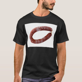 Chorizo-korv isolerad som klippt tee shirt