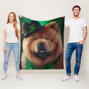 Chow Chow Hund in St. Patrick Day Dress Fleecefilt