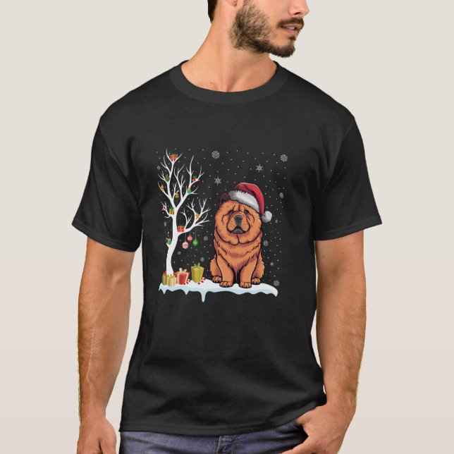 Chow Chow Hund Santa Hat Festive Träd Light Christ T Shirt (Framsida)