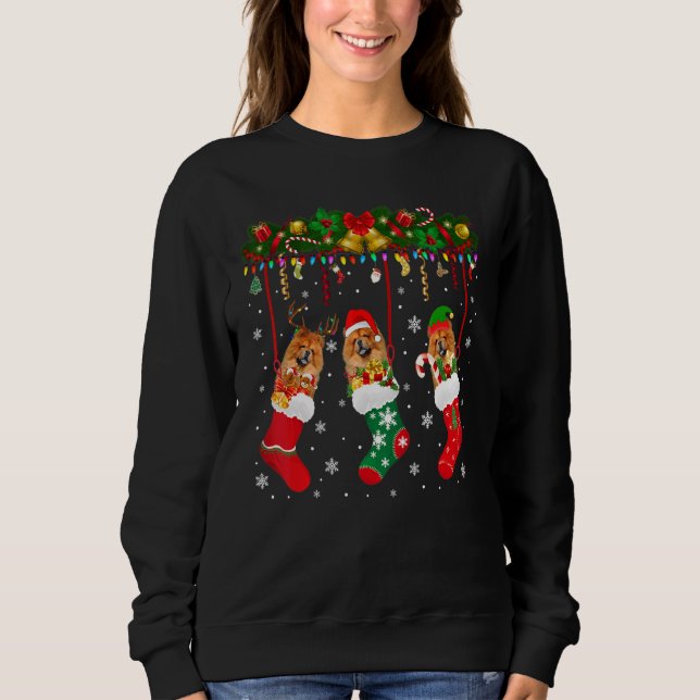 Chow Chow in Sock Julafton Reindeer Santa Elf Hund T Shirt (Framsida)