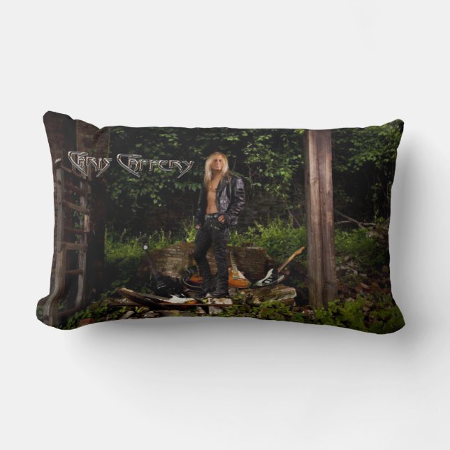 Chris Caffery Stående med Guitars Lumbar Pillow Lumbarkudde (Framsida)