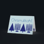 Chrismukah Navy Blue-Helgdag Lägg till ditt foto Helgkort<br><div class="desc">Lägg till ditt favoritfamiljefoto på insidan av det här charmerande Chrismukah-helgdag i marinblått på pastellblått. Det moderna hälsningskortet i elegant är designat för blandade familjer som firar både Hanukkah och jul. Den mörk marinblått bilder av en Hanukkah Menorah och en Julgran upprepas inuti kortet tillsammans med två delar av den...</div>