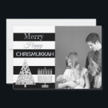 Chrismukah Photo Black and White Rand Silver Julkort<br><div class="desc">Lägg till ditt foto till det här helgdag-kortet för roligt Chrismukah i ett modernt stil av svart och vitt rand med silver-accenter för jul och Hanukkah. Merry Lycklig Chrismukkah! Byt ut familjefotoinnehavaren ställe med ett eget foto för ett unikt personlig-kort. Utformningarna silver polka dots och Menorah på framsidan upprepas på...</div>