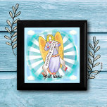 Christian Guardian Angel Minnesask<br><div class="desc">Christian Guardian Angel KeepsakBox av ArtMuvz Illustration. Matchande änglar t-shirt, Kristian-kläder, trosgåvor, änglar t-shirt, kristna presenter och återvinningsutrustning. Gelgåvor är ett tänkbart och meningsfullt sätt att visa någon du bryr dig om. Vare sig du tittar för en gåva till en vän, familjemedlem eller älskad, finns det en ängelgåva som är...</div>