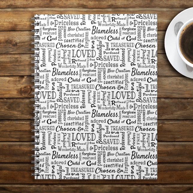 Christian Ord of Affirmation Anteckningsbok (Words of Affirmation Notebook on Wooden Table with Coffee)