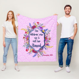 Christian Proverbs 31:28|Bibelns Blommigt Rosa Fleecefilt