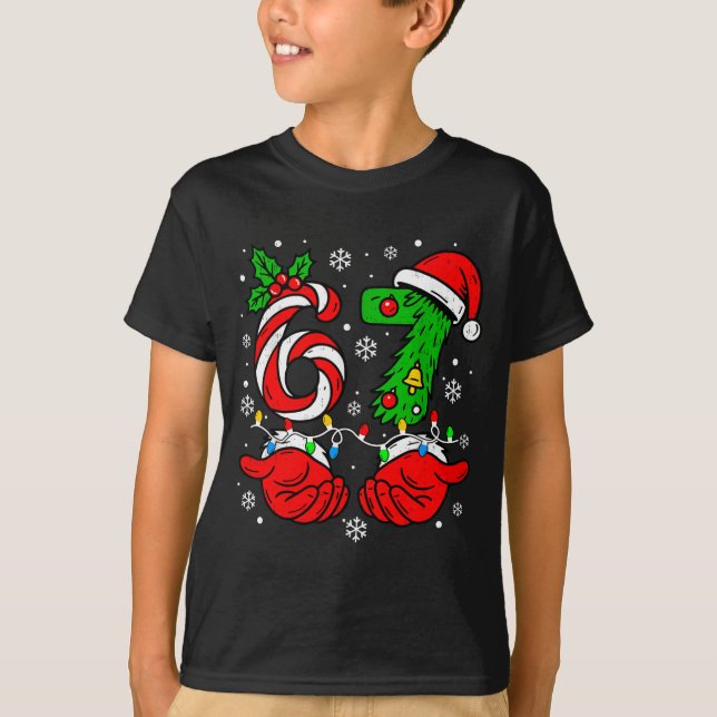 Christmas 67 Candy Cane Six Seven Meme Lights Sant T Shirt (Framsida)
