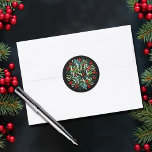 CHRISTMAS Berries Greenery Black Runt Klistermärke<br><div class="desc">Små runda klistermärken har ord CHRISTMAS bland löv och bär på svart bakgrund (eller färg),  elegant för kuvertsälar,  party favors eller helgdag tillfälle. MATCHING-objekt i vår samling.</div>