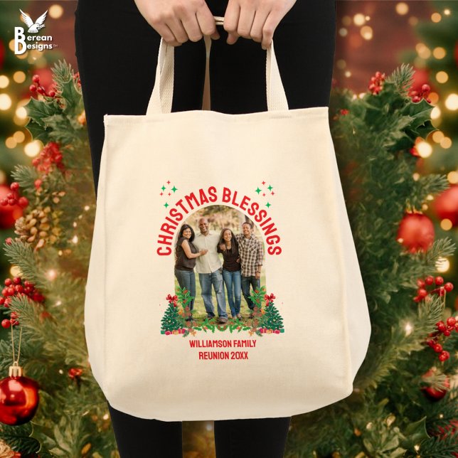 CHRISTMAS BLESSINGS FAMILY REUNION Matching Group Tygkasse (Christmas Blessings Family Reunion Tote Bag with custom photo and text. Great family gift bag.)