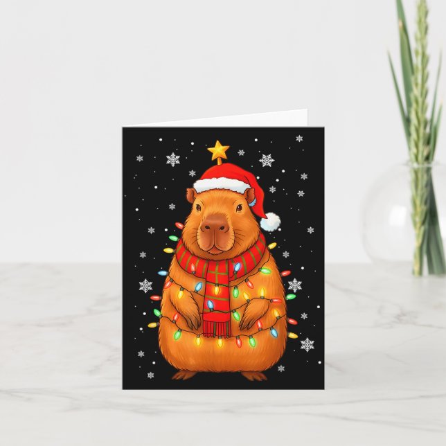 Christmas Capybara With Santa Hat Xmas Lights Tree Kort (Framsida)