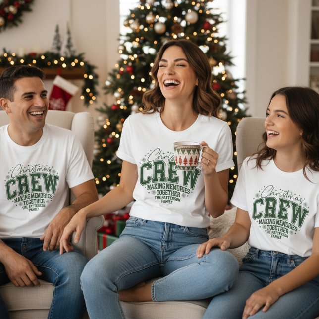 Christmas Crew Personalized Family Name T Shirt (Skapare uppladdad)