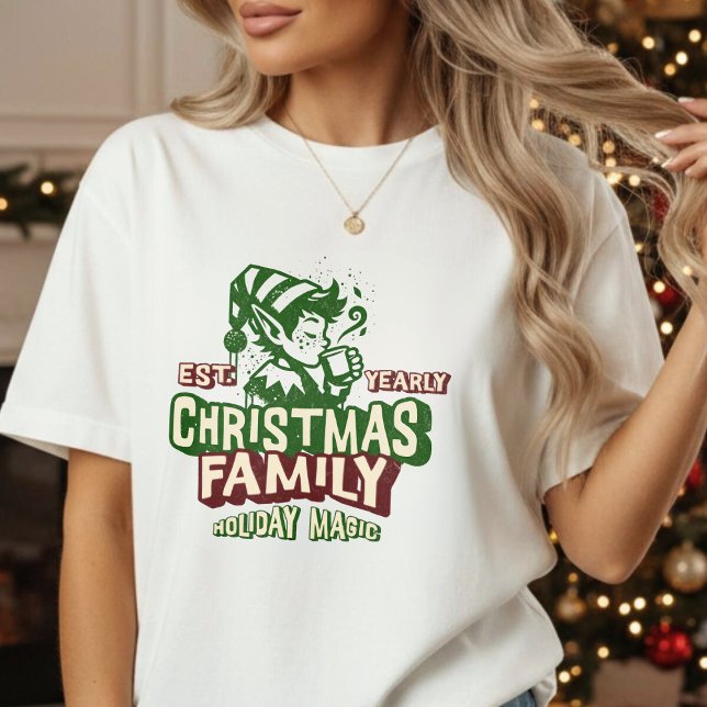 Christmas Family Holiday Magic T Shirt (Skapare uppladdad)