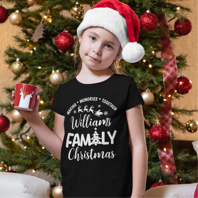 Christmas Family Reunion with Name T Shirt (Skapare uppladdad)