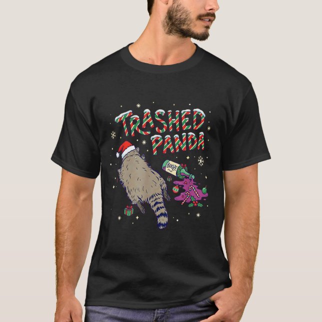 Christmas Funny Trashed Panda Racoon Gets Drunk Xm T Shirt (Framsida)