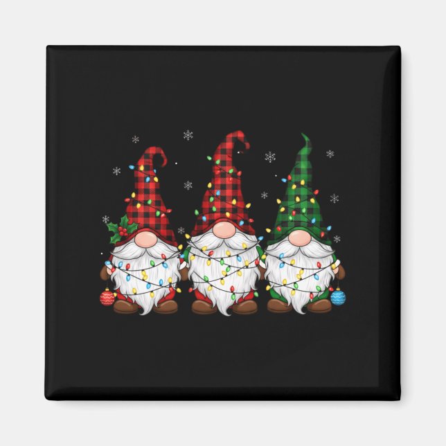 Christmas Gnome Trio Buffalo Plaid Lights Cute Xma Magnet (Framsidan)