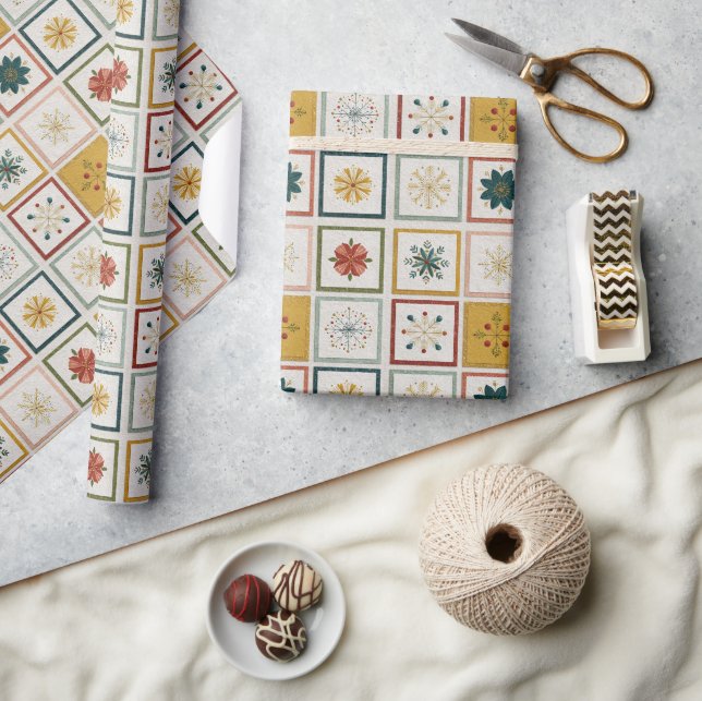 Christmas Grid of Flowers, Leaves & Snowflakes Presentpapper (Hantverk)