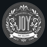 CHRISTMAS HELGDAG JOY ROUND CHALKBOARD STICKERS RUNT KLISTERMÄRKE<br><div class="desc">ÖNSKAR ATT DU JOBBAR: Ljus och glad svartvit kritprydnad i stil med reflebanner, vintage svart och vit typografi och finare snurrar. Anpassa den här dekorativa ROUND-etiketten för helgdag med namn eller anpassningsbar för familjen. Contemporary, klassiskt, modernt och snyggt sätt att skicka semesterhälsningar till alla dina vänner och nära och kära...</div>