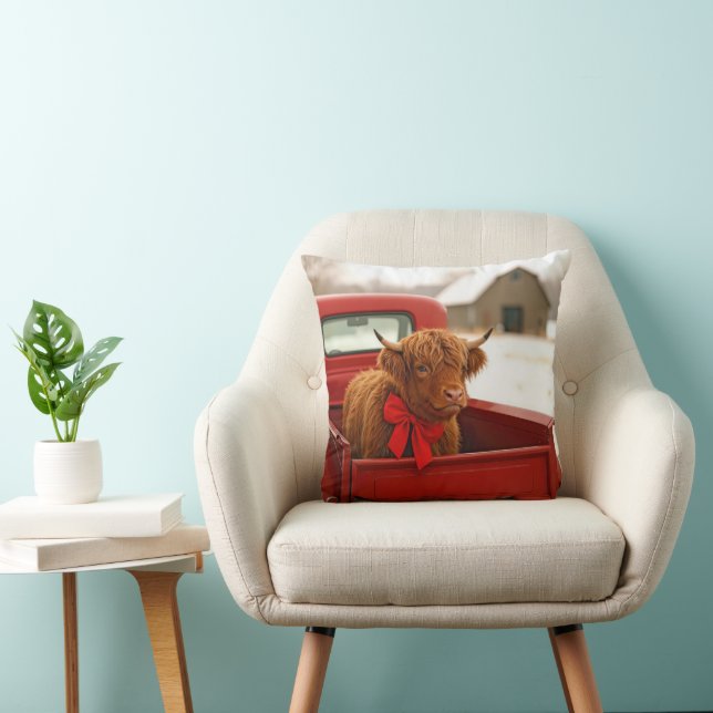 Christmas Highland Cow In Old Red Truck Kudde (Stol)