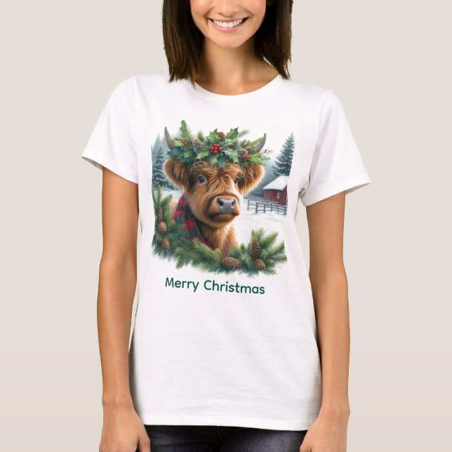 Christmas Highland Cow with Pine  T Shirt (Framsida)