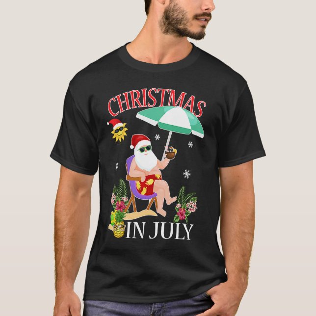 Christmas in July Santa on Beach Independence Day  T Shirt (Framsida)