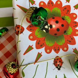 Christmas Ladybug Red, Green, and White Presentpapper