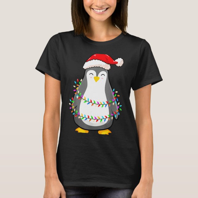 Christmas Lights Penguin Wearing Xmas Hat - Pengui T Shirt (Framsida)