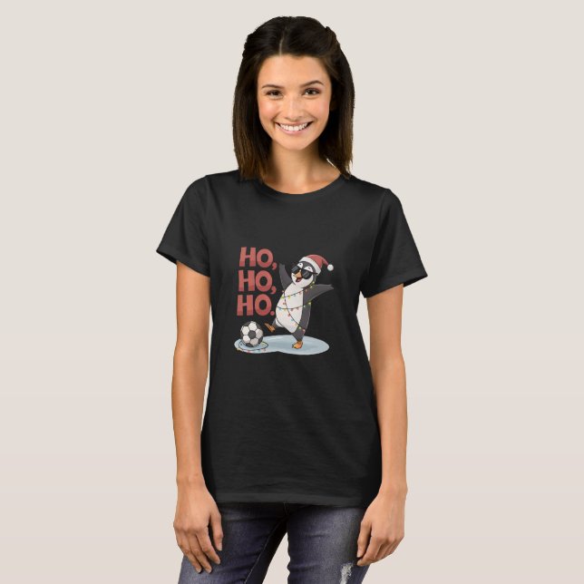 Christmas Penguin with Lights and Santa Hat playin T Shirt (Hel framsida)