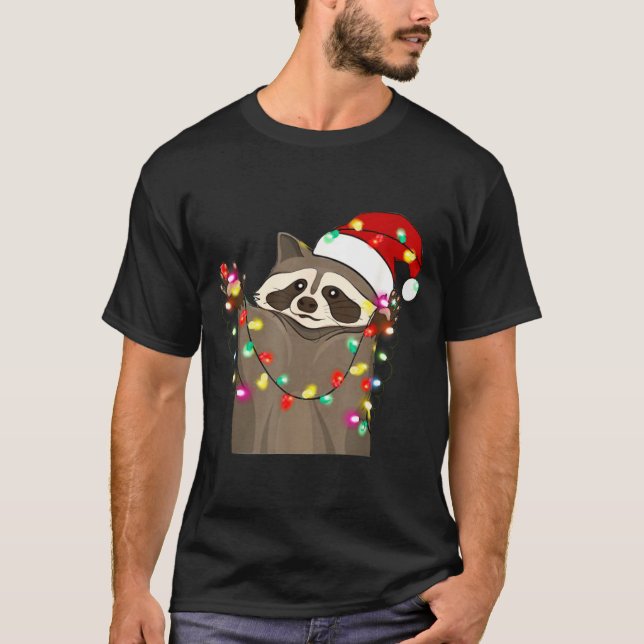 Christmas Racoon Swea,funny Christmas Lights Racco T Shirt (Framsida)