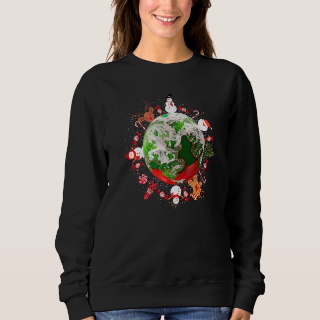 Christmas round the World Earth Graphic Christmas  T Shirt (Framsida)