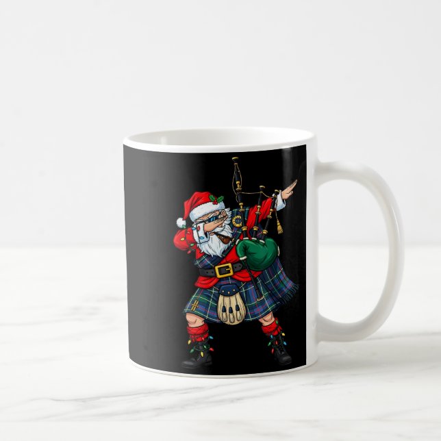 Christmas Santa Playing Scottish Bagpes Funny Holi Kaffemugg (Höger)
