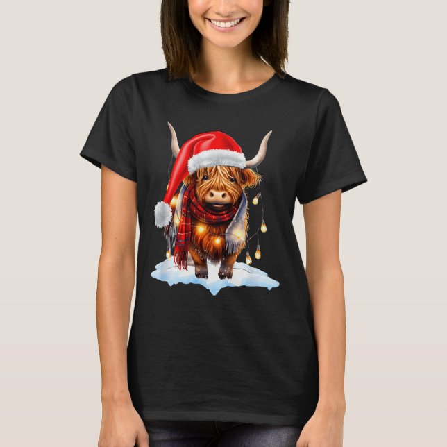 Christmas Scottish Highland Cow Wrapped In Christm T Shirt (Framsida)
