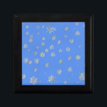 CHRISTMAS SNÖFLINGOR SMYCKESKRIN<br><div class="desc">Söt lilla snöflingor mot en ljusblå bakgrund. En perfekt design för julsäsongen. England.</div>