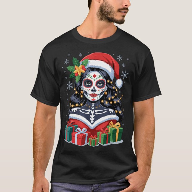 Christmas Sugar Skull Art Woman Santa Hat Festive  T Shirt (Framsida)