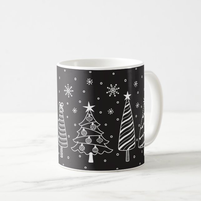 Christmas Tree in Snow Chalk Board Black and White Kaffemugg (Framsida höger)