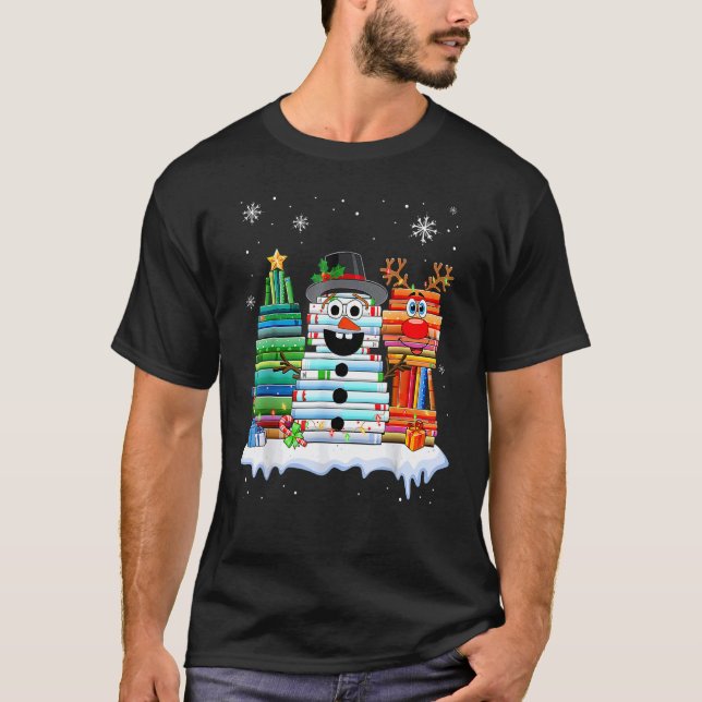 Christmas Tree Snowman Reindeer Book Stack Librari T Shirt (Framsida)