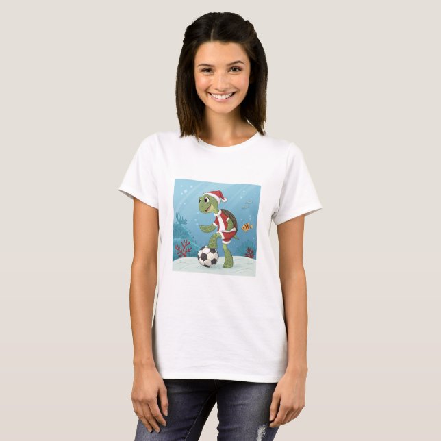 Christmas Turtle playing football T Shirt (Hel framsida)