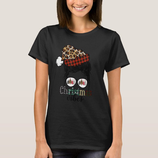 Christmas Vibes Messy Bun Plaid Leopard Xmas Tree  T Shirt (Framsida)