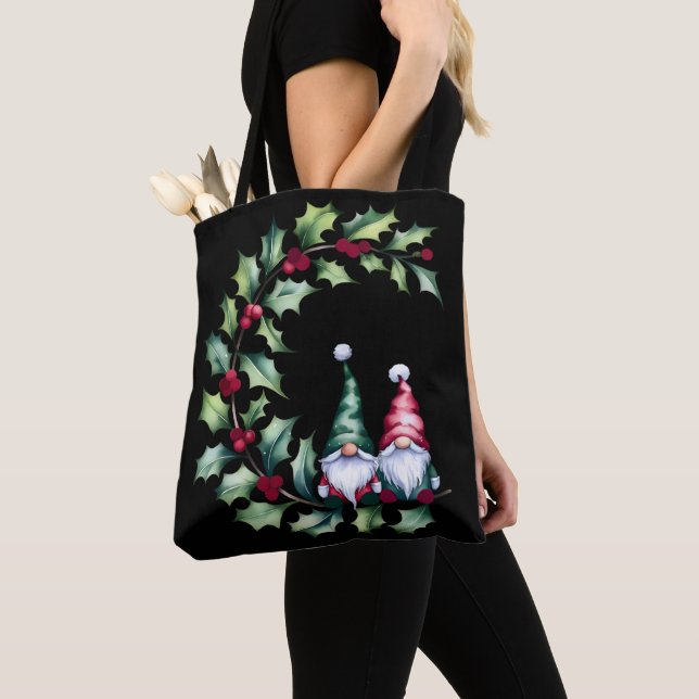 Christmas Watercolor Gnomes Sitting On Holly Twig Tygkasse (Närbild)