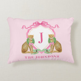 Christmas Wreath Leopard Crest Monogram Prydnadskudde