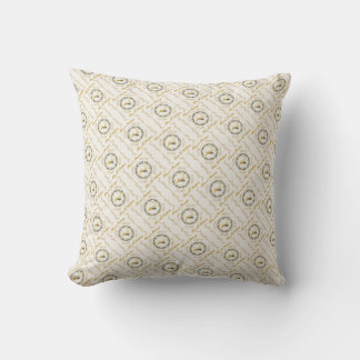 Christmastime Deer & Wreath Yellow Cream Pattern Kudde