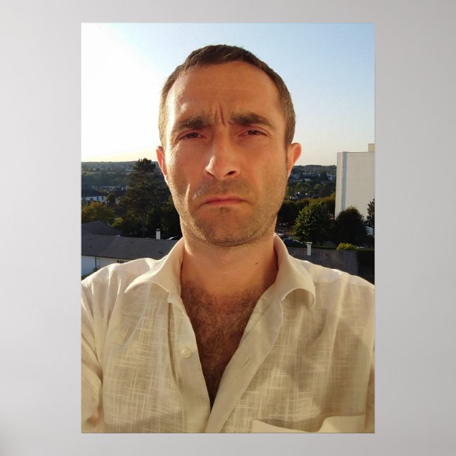 Christophe LEROY Vit skjorta balkong blå himmel  Poster (Framsidan)
