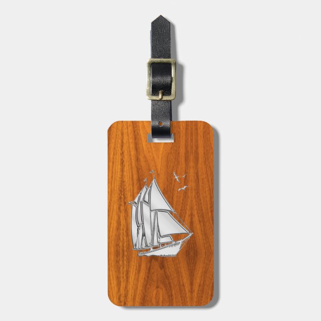 Chrome Silver som segelbåt på Teak Veneer Bagagebricka (Vertikal Framsida)