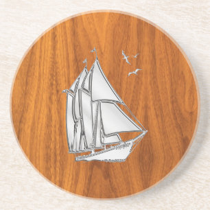 Chrome Silver som segelbåt på Teak Veneer Underlägg