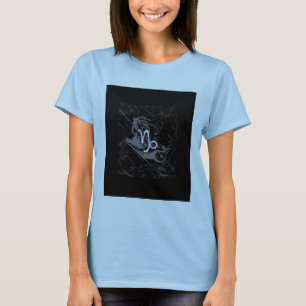 Chrome Stil Capricorn Zodiac Sign på Hevelius Tee