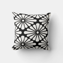 Chrysanthemum [black] - Japanese Pattern Kudde