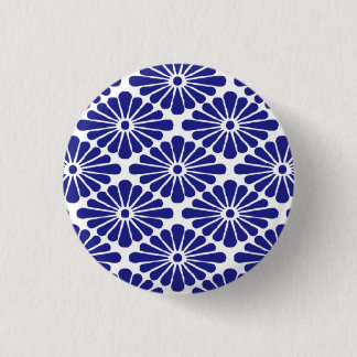 chrysanthemum petals badge knapp