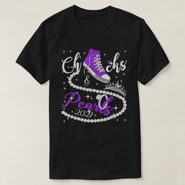 Chuckar och pärlor 2023 Lila Sneakers T Shirt (Design framsida)