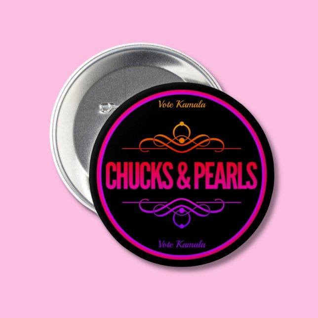 Chuckar & Pearls Vote Kamala Black Knapp (Skapare uppladdad)
